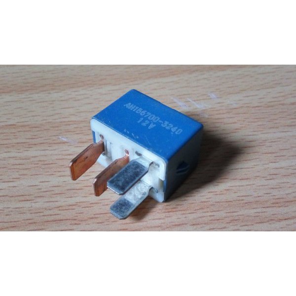 relay Denso biru