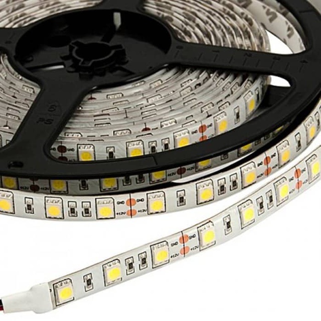 Jual SATU SET LAMPU LED STRIP WARM WHITE SMD 5050 IP33 5 METER + TRAFO