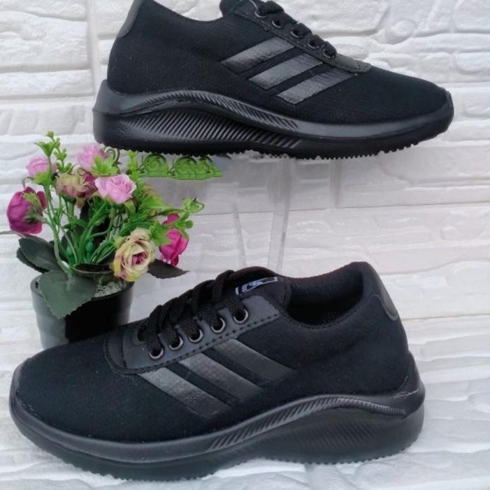 Tidak Diragukan.. SEPATU SEKOLAH  SEPATU ADIDAS HITAM POLOS REKAT SEPATU ANAK SNAEKERS CASUAL RUNNIN
