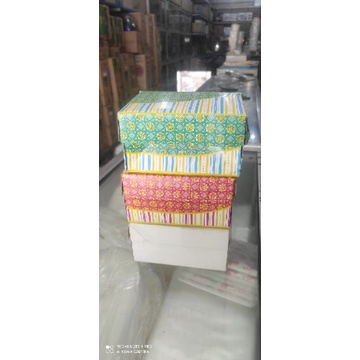 

Isi 10 pcs Dus Snack + Aqua 13,5 X10x7,5 cm