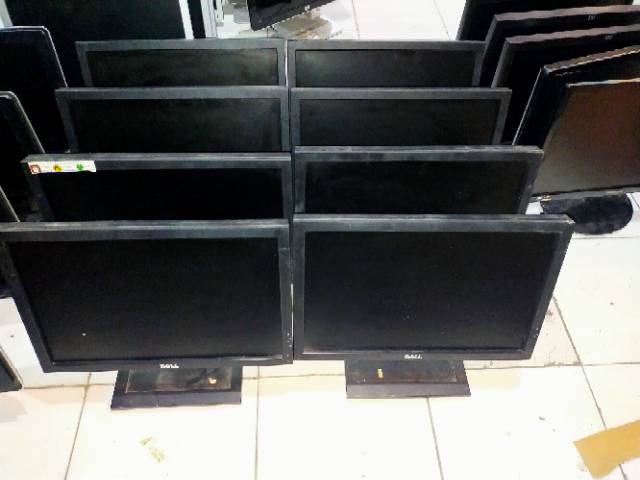 LCD monitor 17&quot; wide Kondisi normal