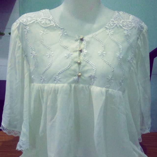 Blus korea impor putih