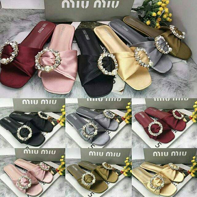 Flat miumiu hits