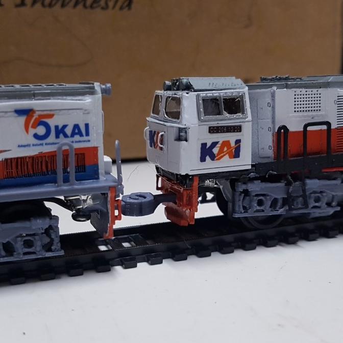 ((((()paling dicari] Miniatur CC206 skala HO 1/87 mesin railking 2 motor by mang irin