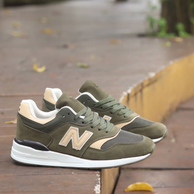 Sepatu fashion sneakers sepatu lari sepatu gaya sepatu running kasut sepatu sekolah