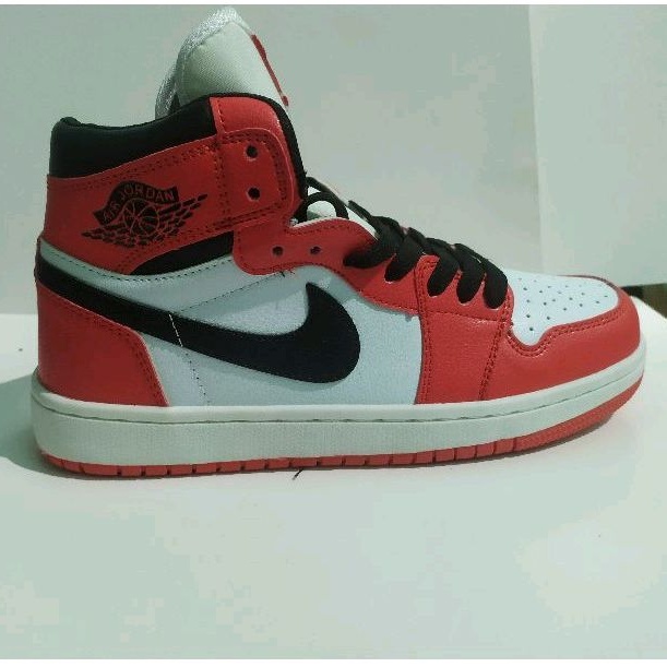 Sepatu Nike Air Jordan 1 High Chicago Red White Merah Putih Import