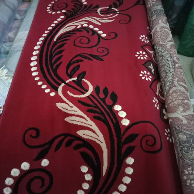 Karpet Permadani Motif Ukuran 210x310 cm Kualitas Premium Bahan Lembut dan Halus