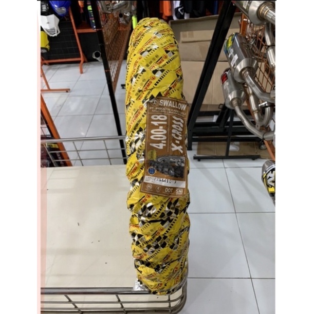 Ban Luar Swallow X Cross SB 111 400/ 18 Cross by Swallow Trial