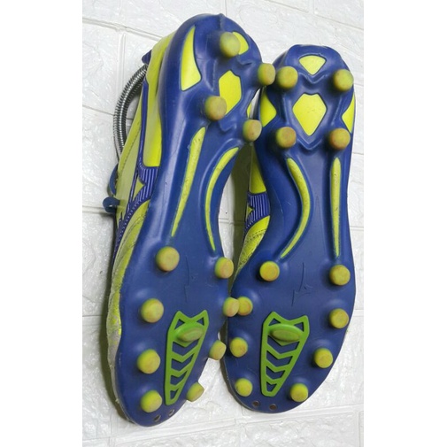 Sepatu Bola Second Original,Mizuno Size 40