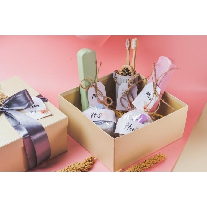 

Best Product!!! Hampers New Normal Gift Wedding Kado Pernikahan Travel Kit Cantik - Paling Diminati