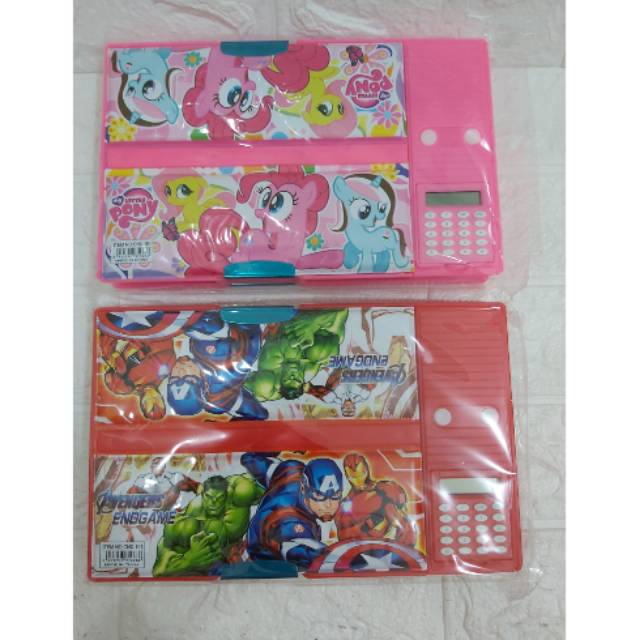 

Tempat pensil kalkulator besar tombol