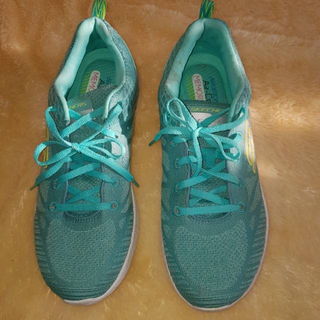 SEPATU SKECHER sz 39 PRELOVED