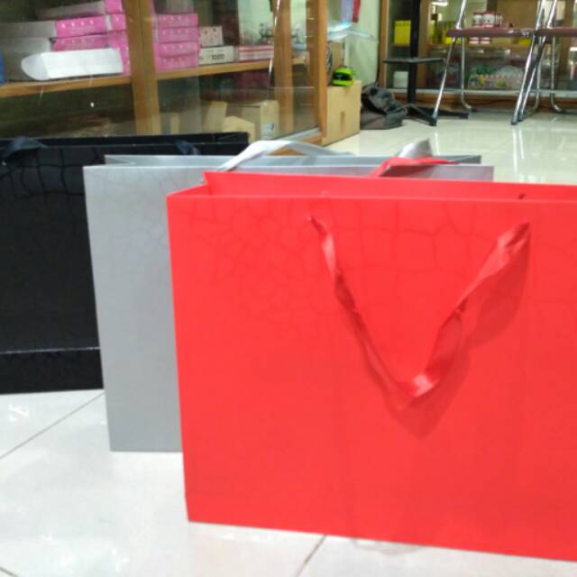 

Paper bag crocs size 42x12x33