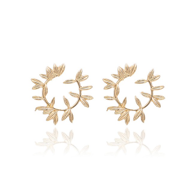 LRC Anting Tusuk Fashion Gold Leaf Semicircular Stud Earrings F39154