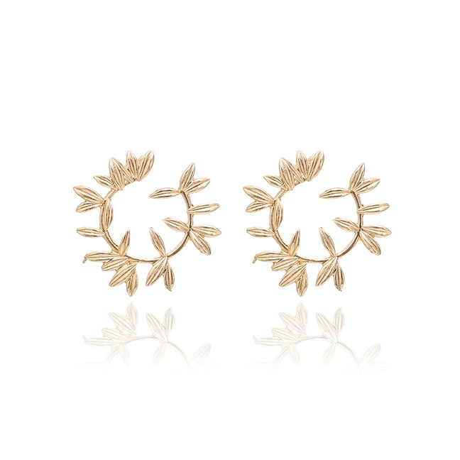 LRC Anting Tusuk Fashion Gold Leaf Semicircular Stud Earrings F39154