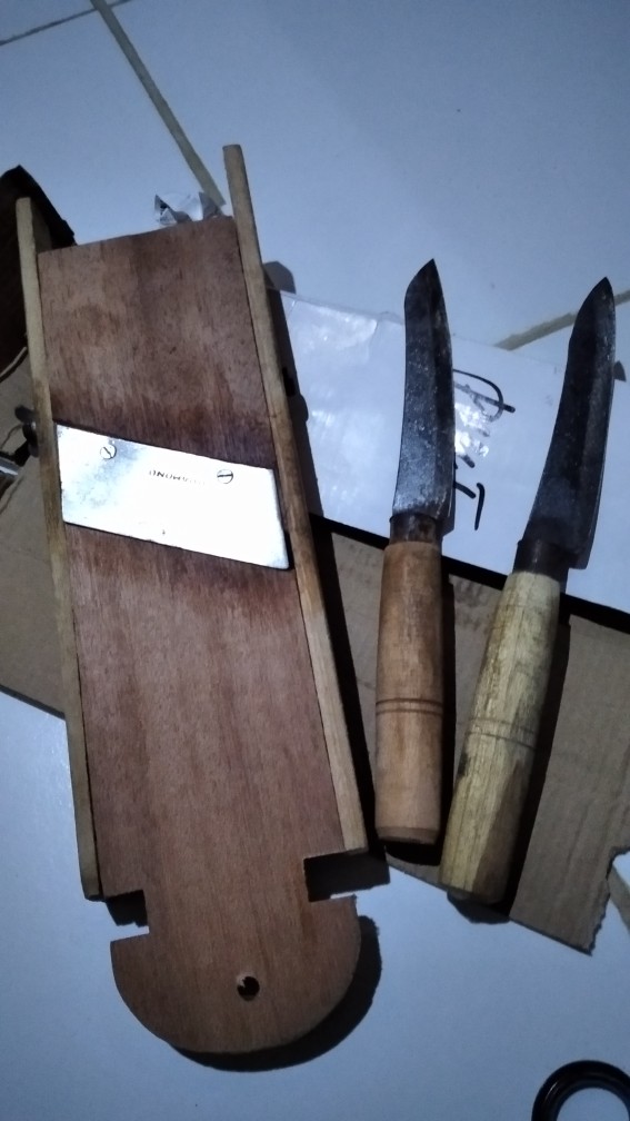Alat Pengiris Pemotong Pengrajang Kripik Singkong Pisang Kentang / Pisau Stenlis Gagang Nium