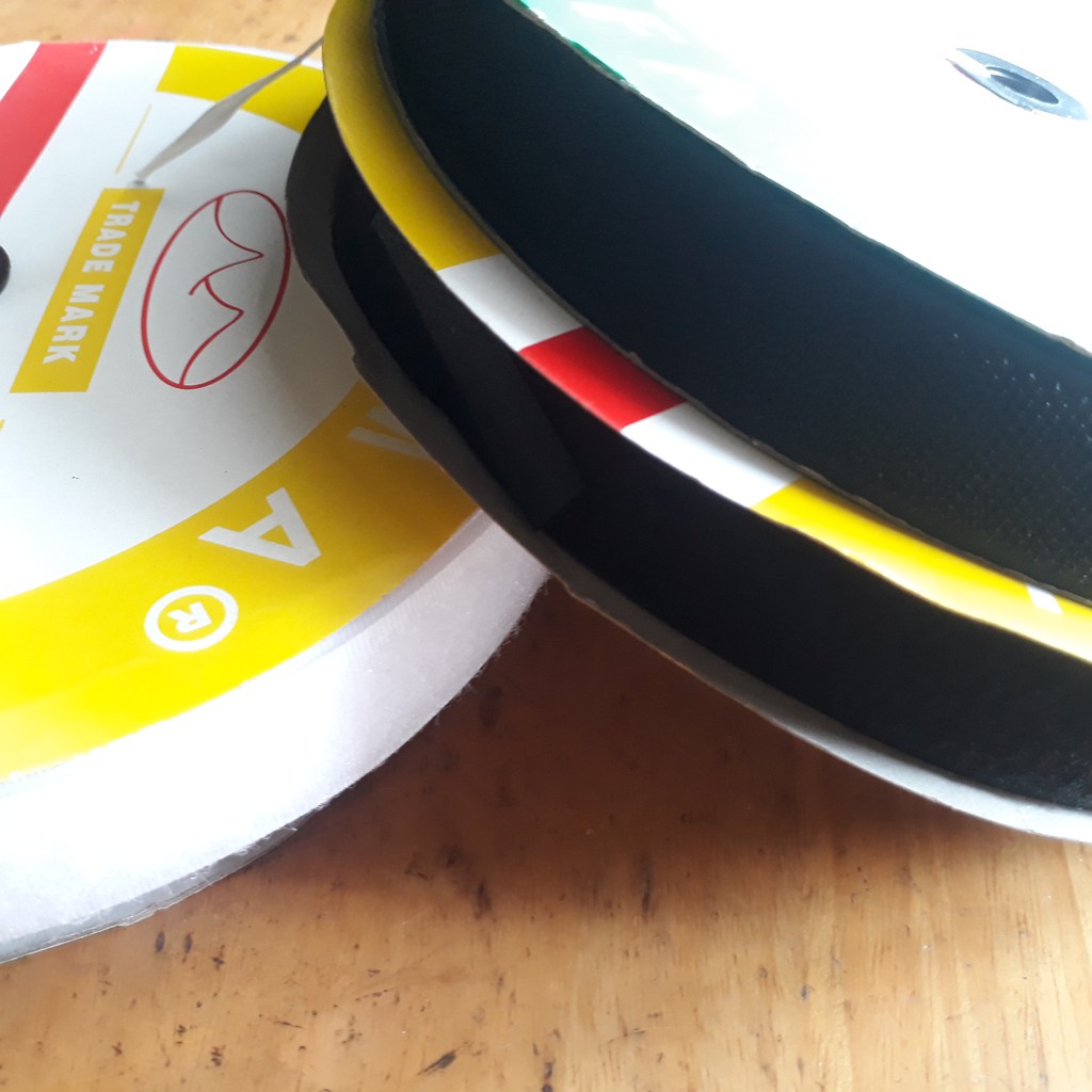 

Velcro 2,5 cm, 1 roll, Hitam dan Putih