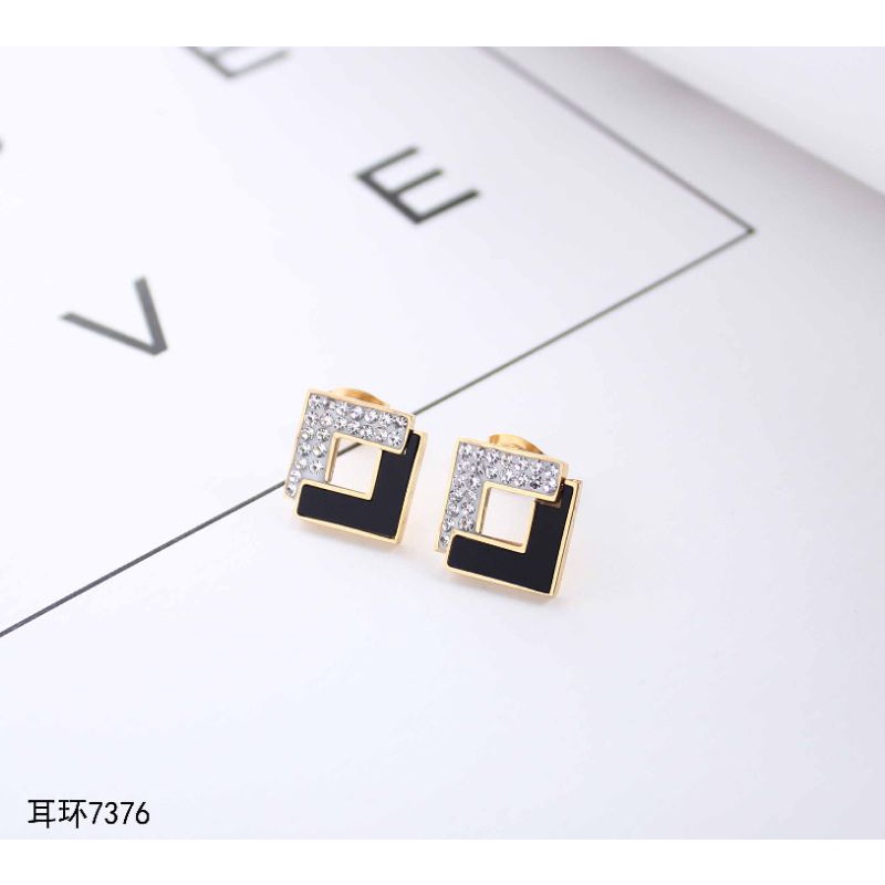 Anting-anting titanium R005.7376