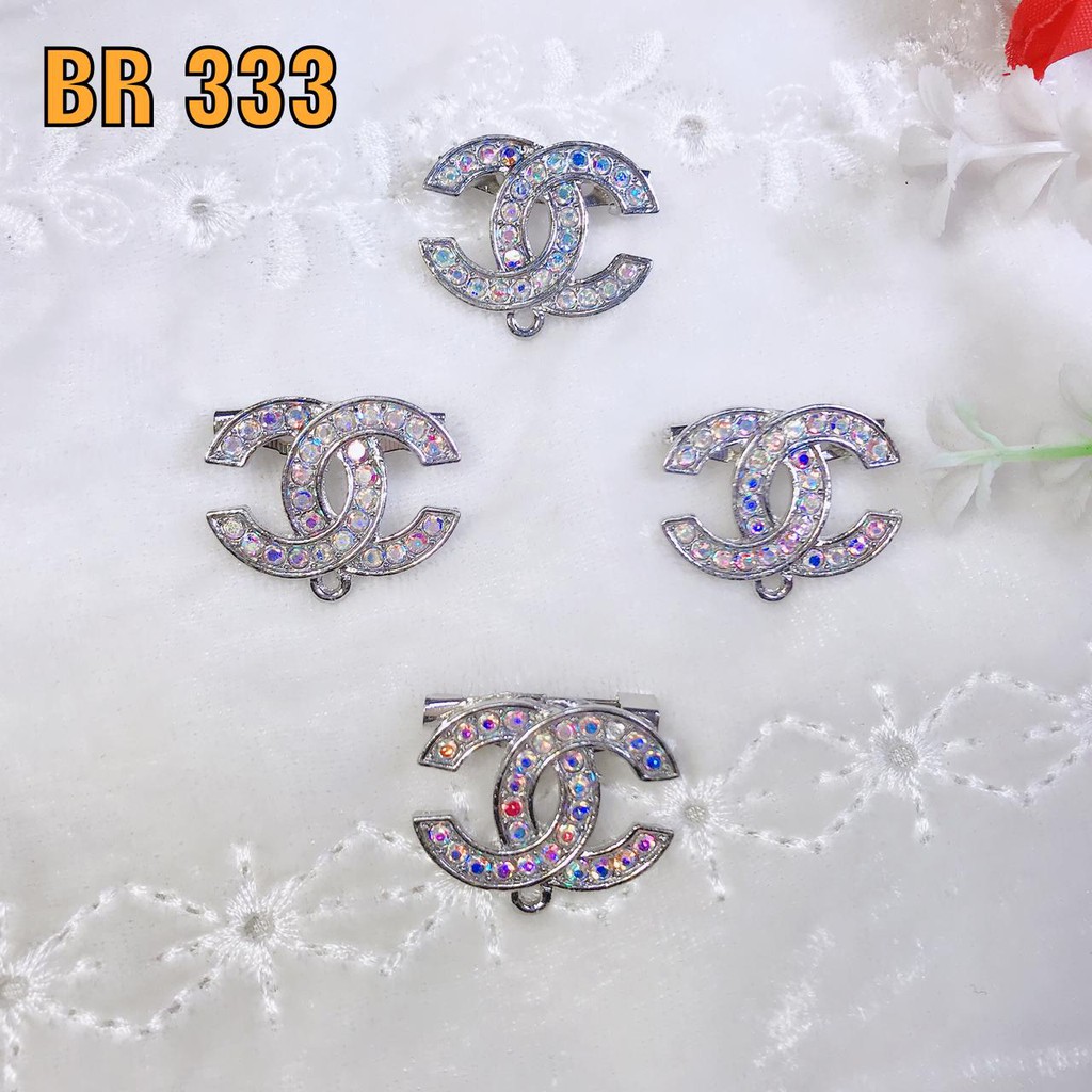Bros Dagu Peniti  Permata Zircon Motif Logo