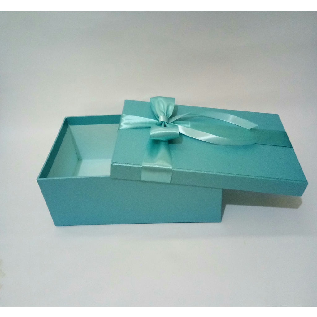 

Gift Box Kotak Kado Mewah 25x15x10 / Hampers Exclusive / Kotak Kado / Box Souvenir / Box Hadiah