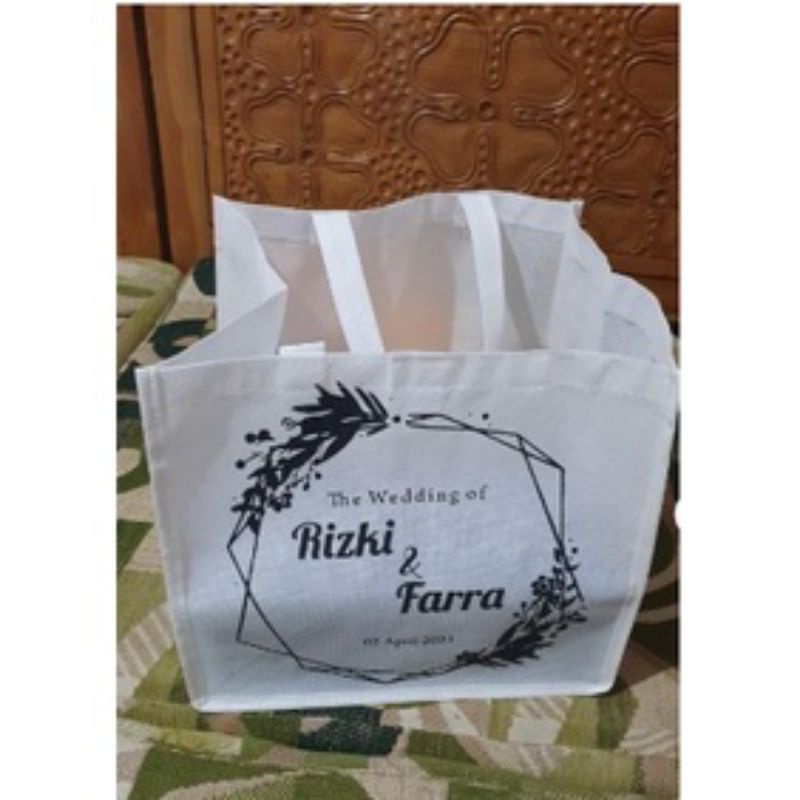 TAS SPUNBOND 25×25 TAS BESEK NASI KOTAK