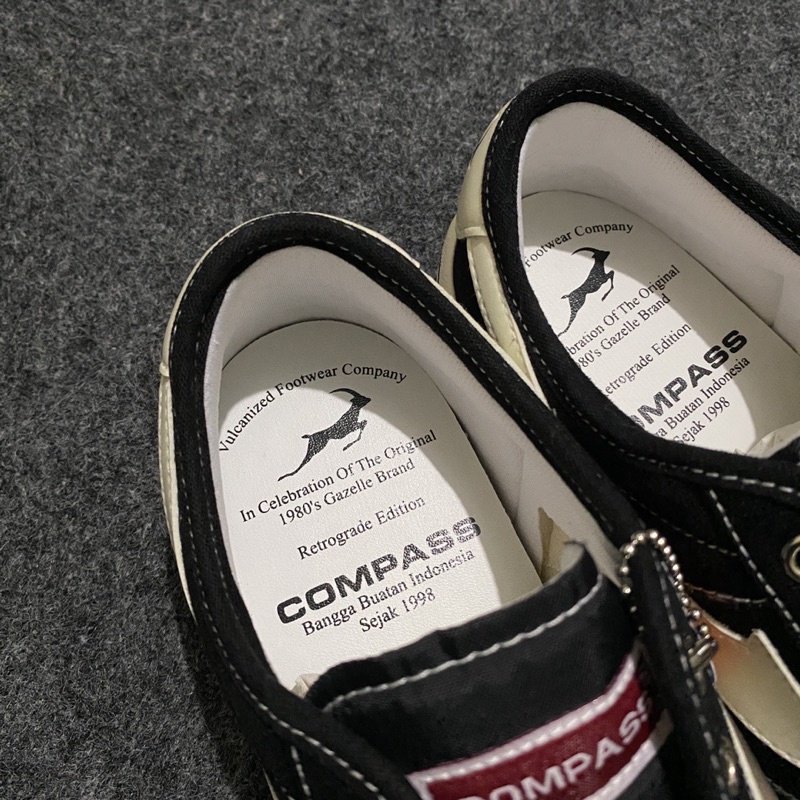 Sepatu Compass Retrograde Black White Low Original