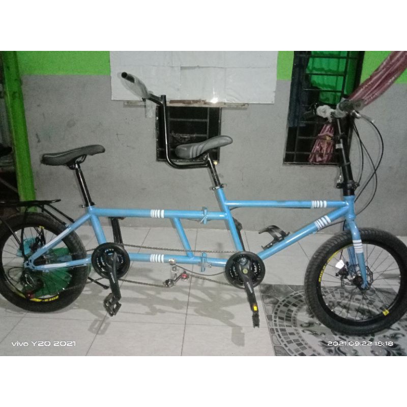 sepeda tandem lipat biru