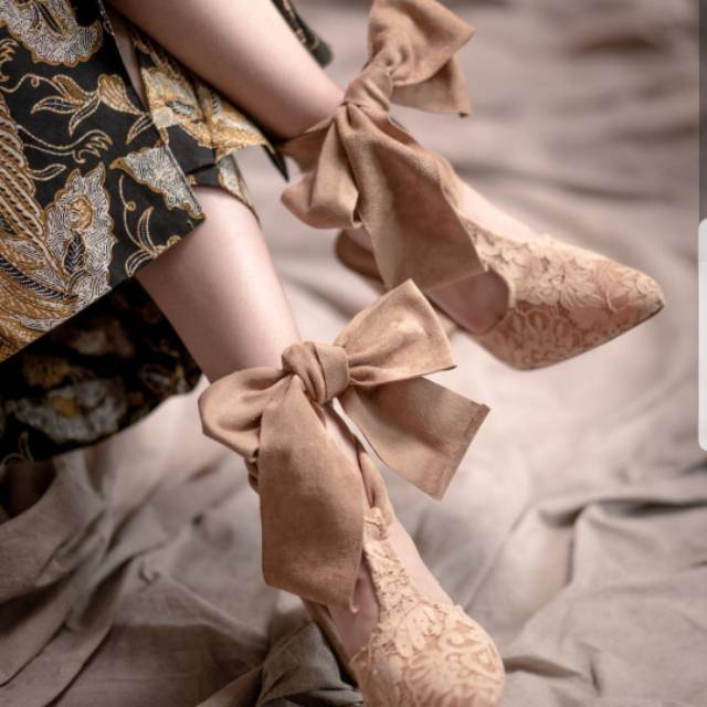 

Ittaherl Curated x Eddy Bety Tie a Bow 90mm