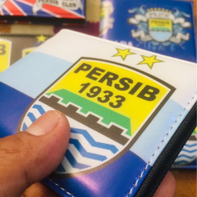 dompet anak motif cetak club sepak bola persib bandung bahan lak D600 model lipat dua horizontal #dompet #dompet #dompetanak #dompetcowok #dompetlipat