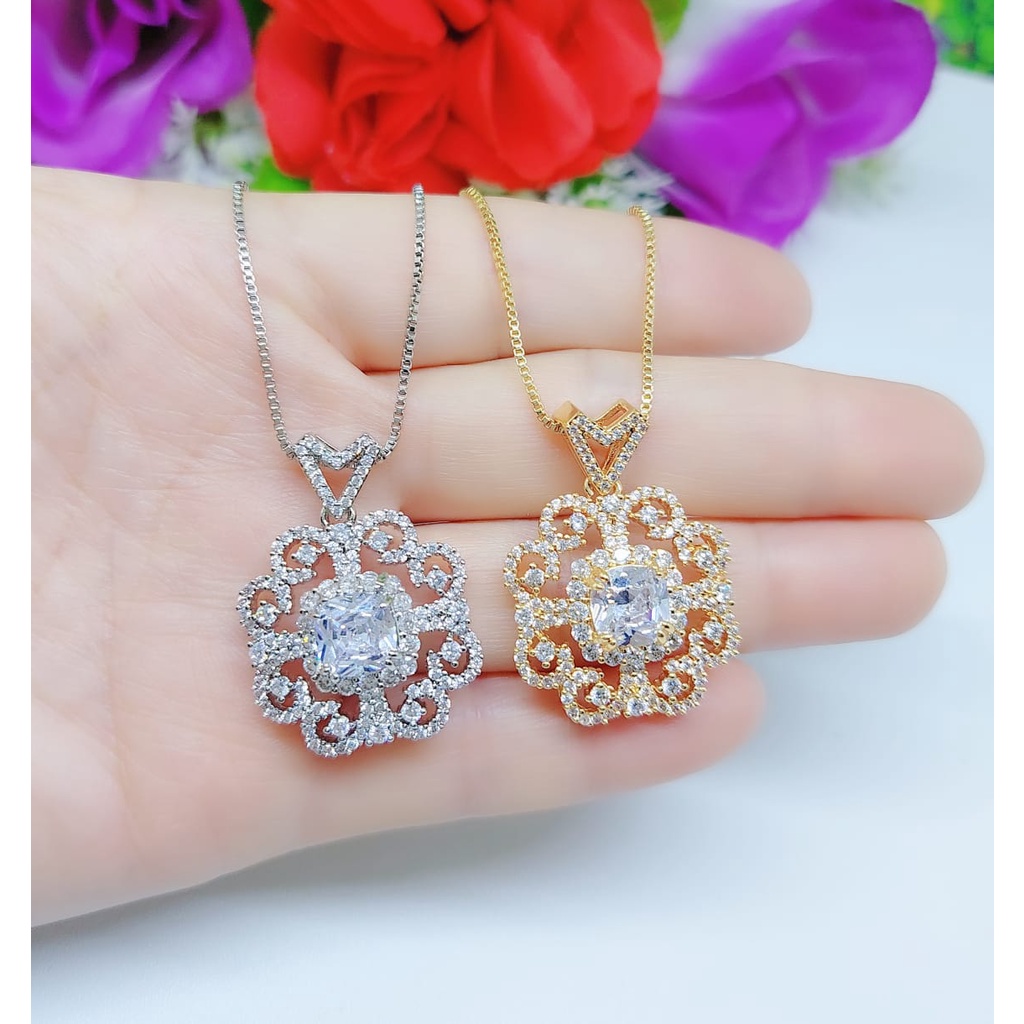 Kalung xuping permata hijau dan mata putih lapis emas