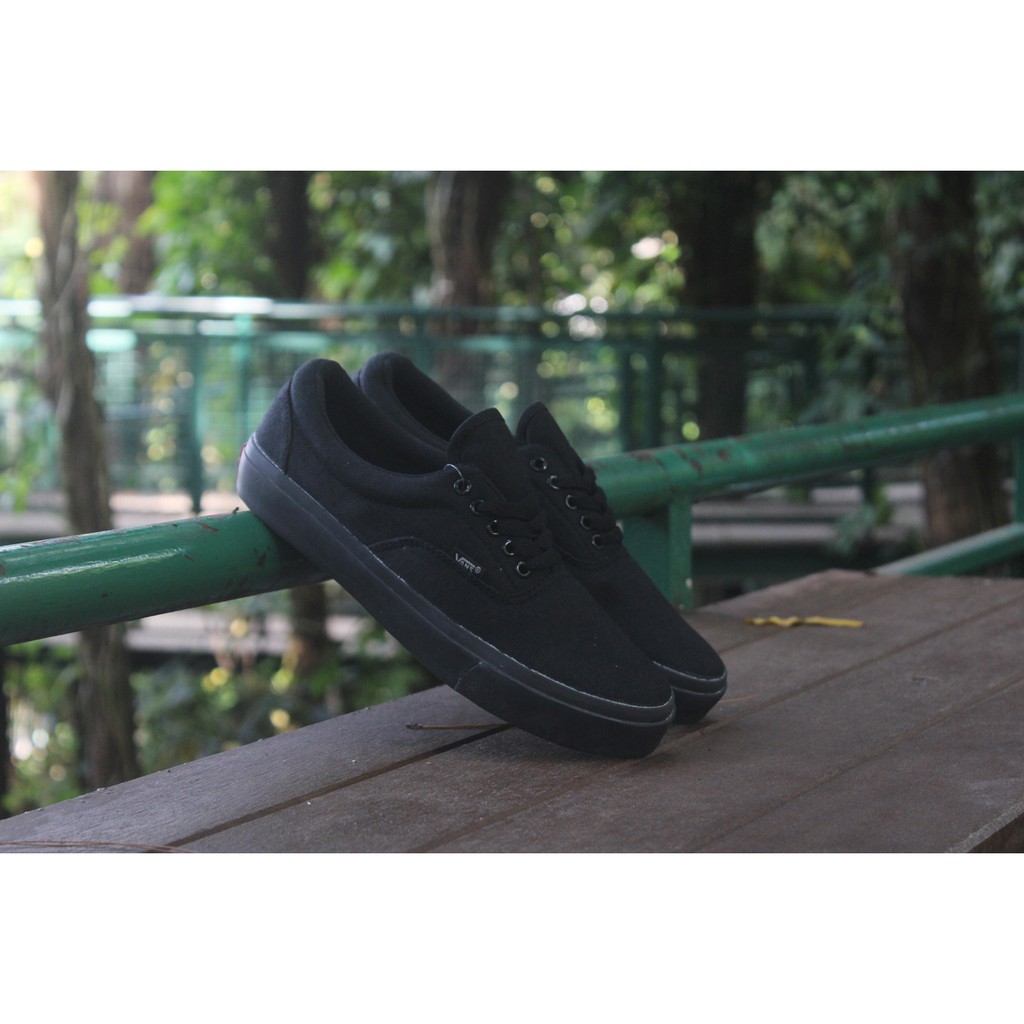 SEPATU VANS AUTHENTIC FULL BLACK HITAM POLOS WHITE PUTIH OLDSKOOL ERA ICC IFC DT