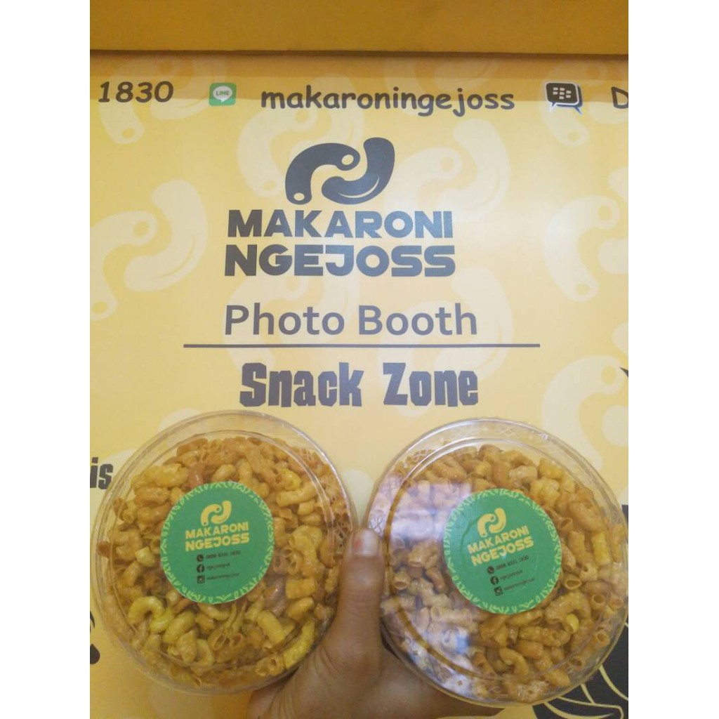 

Makaroni Ngejoss - Makaroni Goreng Kemasan Toples 180 gram