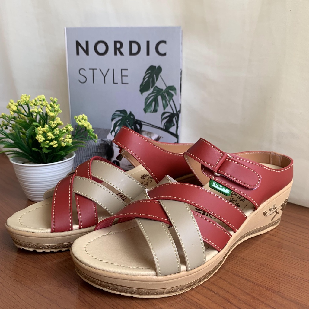 WEDGES SLOP MERAH 2 SANDAL WANITA CEWEK KECE POPULER SENDAL SLOP TERMURAH HAK 5CM SLOP KOKOP CASUAL SALE PROMO Sandal Wanita Wedges Korean Style Elegant Wedges Wanita Sandal Selop / Slop Karet Kekinian Murah Casual