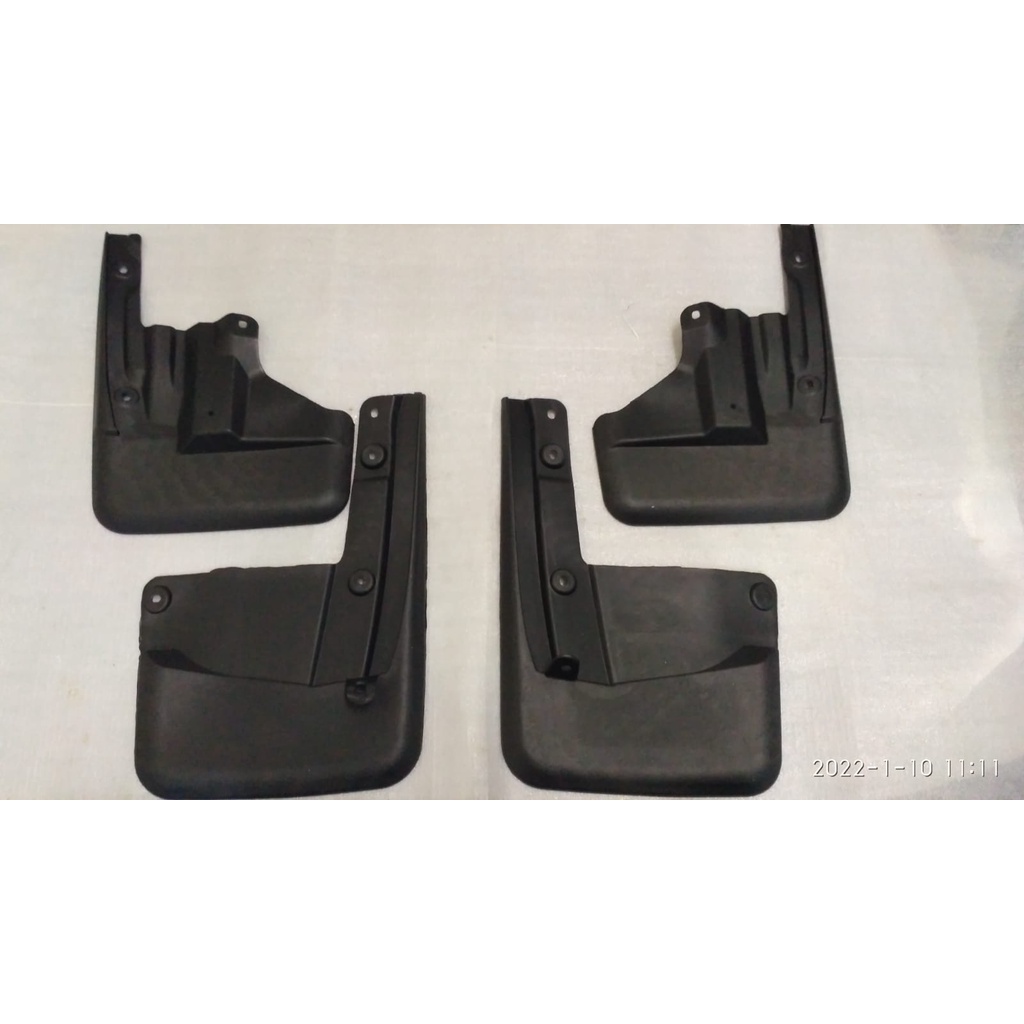MUDGUARD KARPET LUMPUR TOYOTA HIACE 2019 PREMIO SET