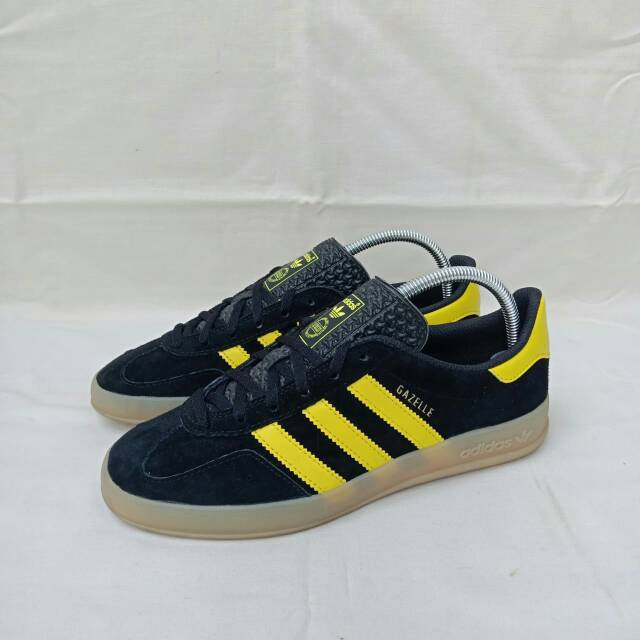 adidas gazelle indoor black yellow