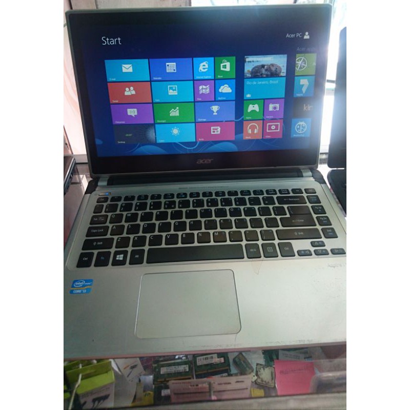 Laptop Acer intel Core i3 Second V5-471 Layar Touch Screen