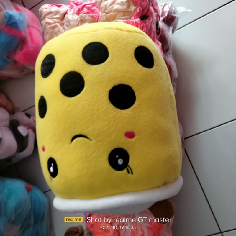 boneka Boba kuning besar