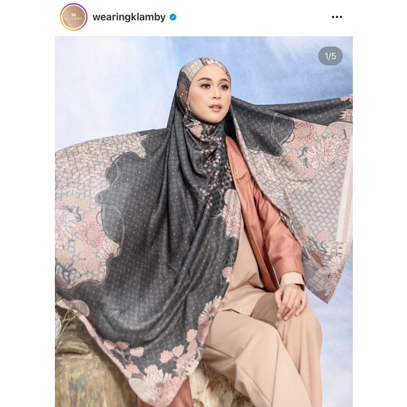 Preloved Scarf Wearing Klamby - BUTON SCARF "Noir"