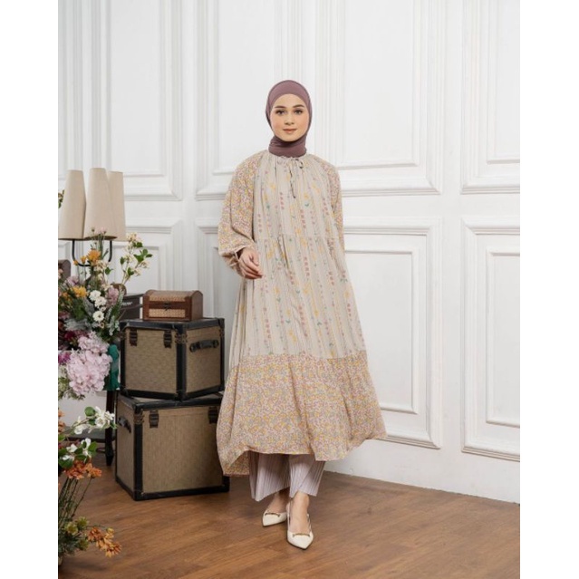 Gardenia Midi Dress Taupe by Geulis