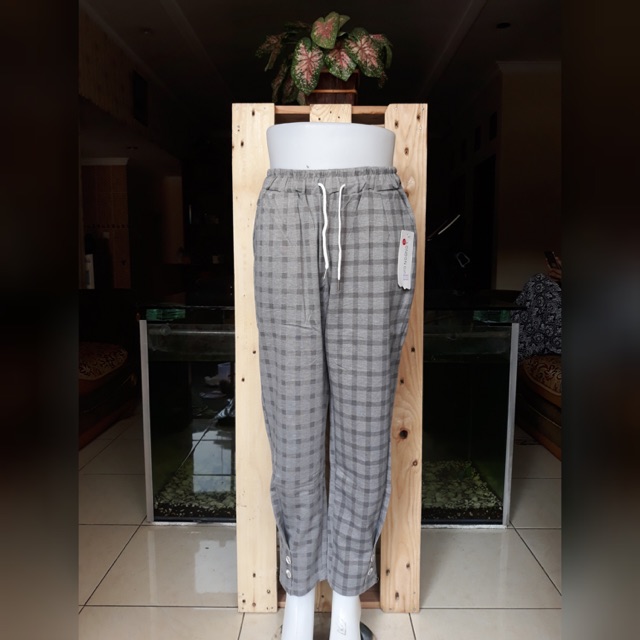 Celana zara kotak import