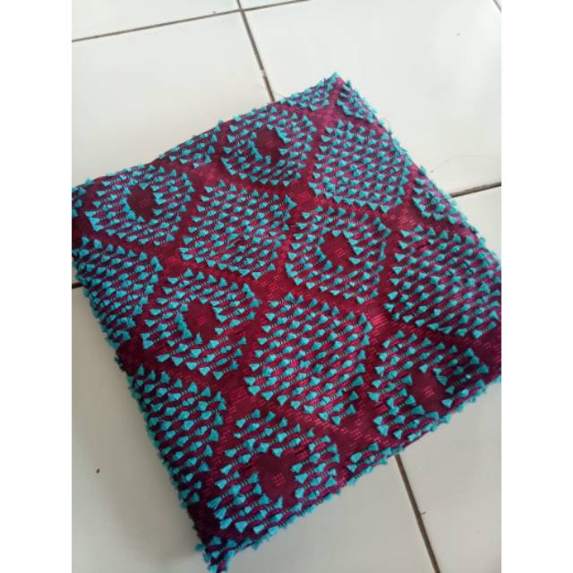 Kain tenun sutra bulu