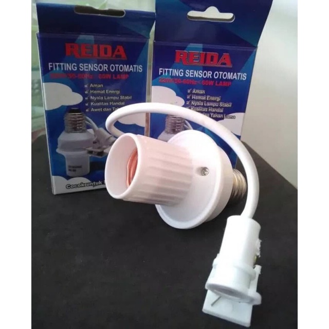 Fitting Lampu Sensor Cahaya Otomatis REIDA