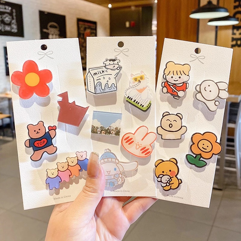 [Random Color]Creative Acrylic Brooch Cute Cartoon Brooch Fun Stationery Gift Ins Style Korean Cartoon Brooch Kawaii Bear Shaped Pin for School Bag Fashion Badge Bag Accessories