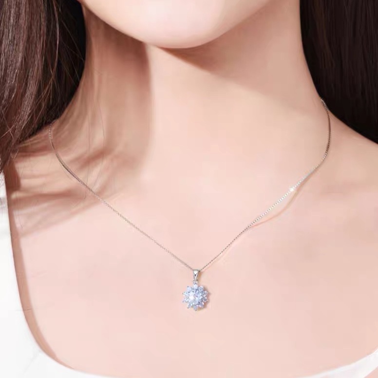 Moissanite Kalung Rantai Klavikula 925 Perak Zirkon Kalung Sederhana Liontin Temperamen Liontin Hadiah Ulang Tahun Wanita