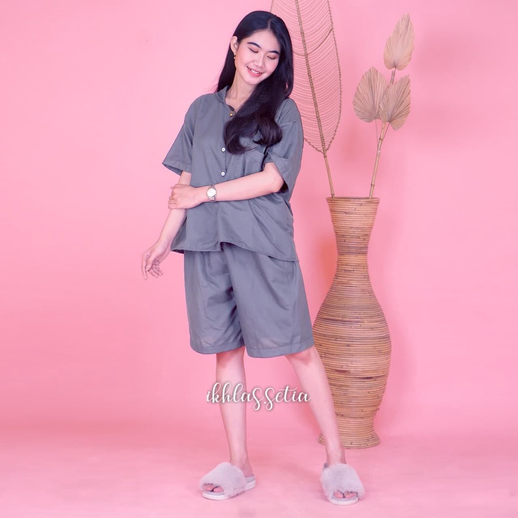 PIYAMA SETELAN PENDEK JUMBO KATUN KARAKTER BAJU TIDUR KANCING DEPAN-KJ POLOS ABU