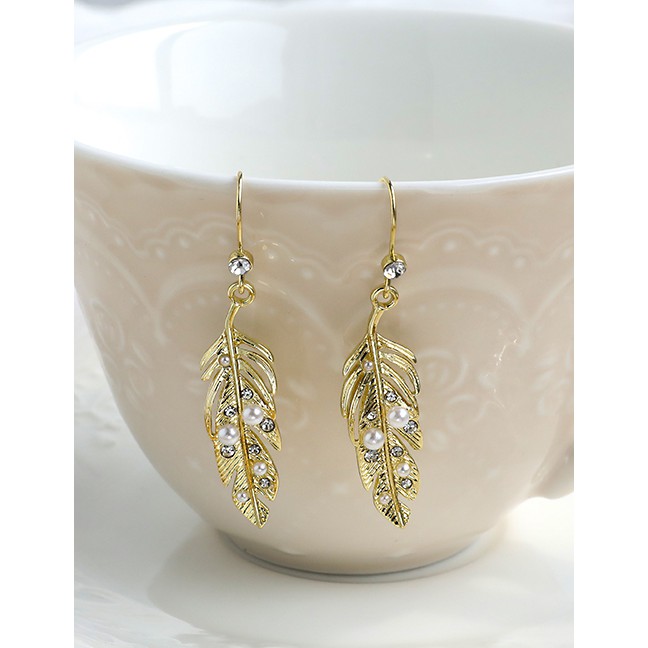 LRC Anting Gantung Fashion Golden Alloy Diamond Feather Earrings K64594