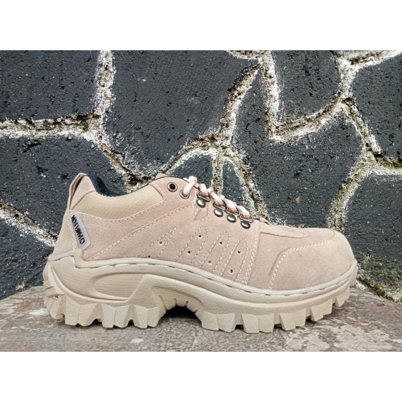 SEPATU SAFETY PRIA GUNUNG HIKING ADVENTURE  4INCI