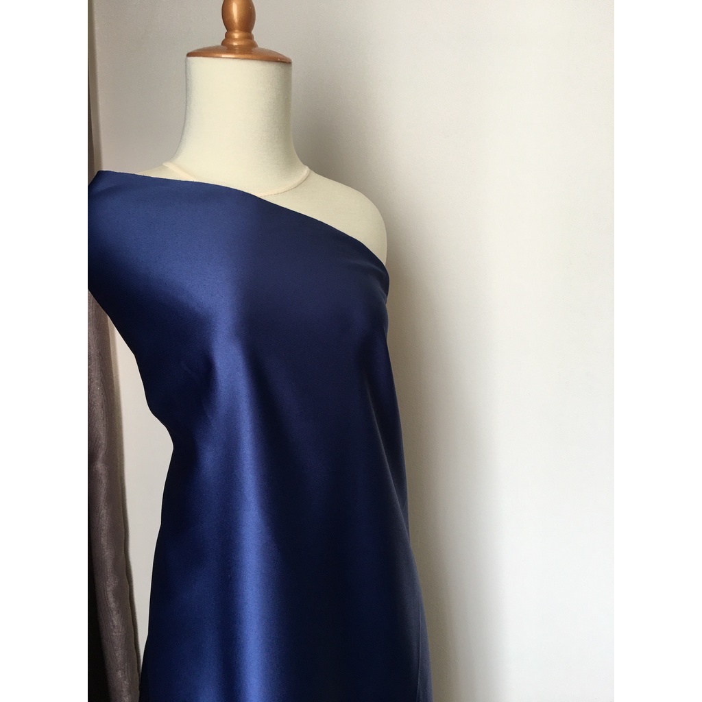 Kain Satin Velvet Premium Warna Biru Navy Dongker Bahan Seragaman Bahan Furing Bisa untuk Background Backdrop Foto Produk