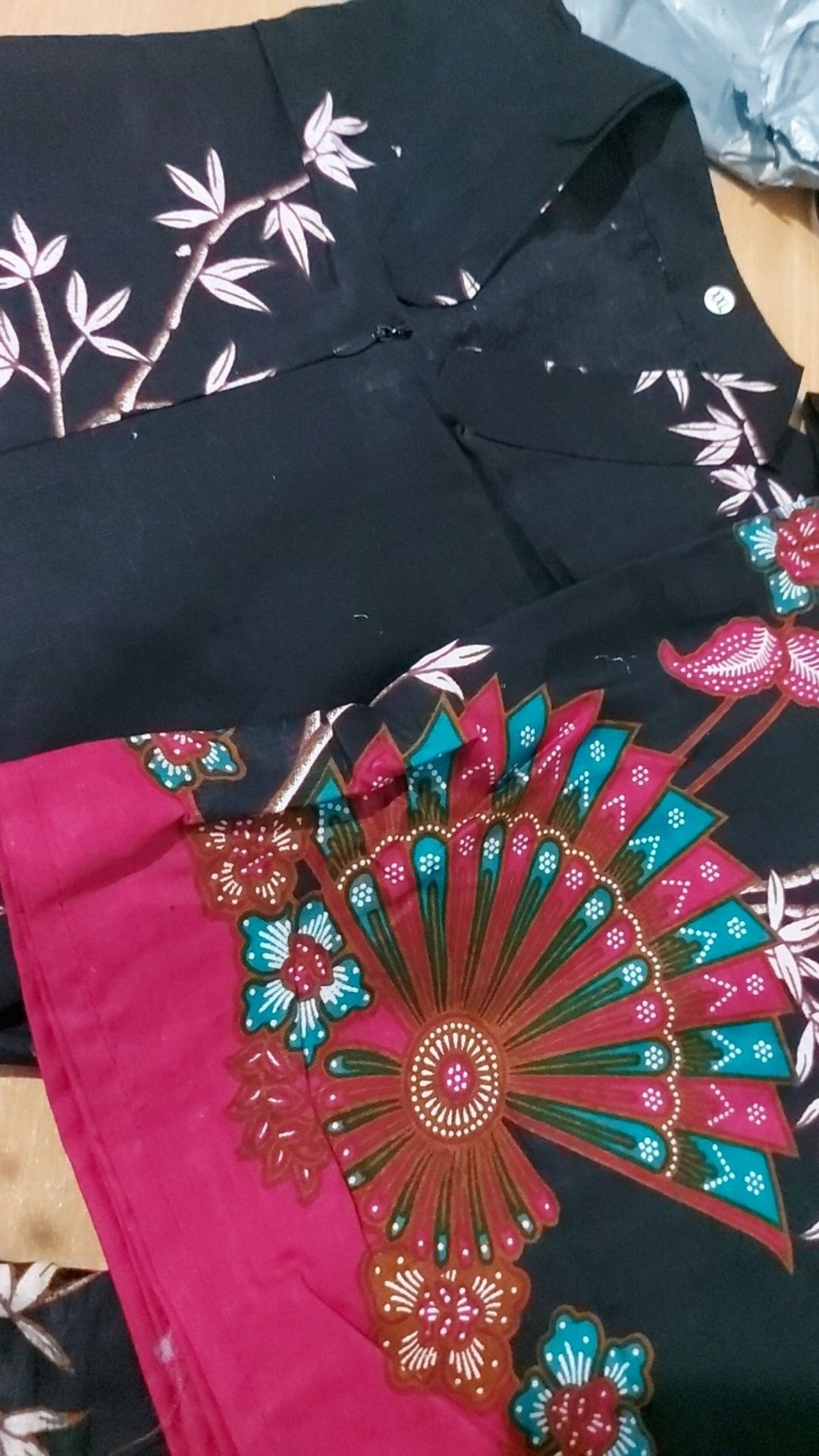 Atasan Batik Dolby Dolbi Dobby Doby Tenun Sutra Tulis Halus Katun Atbm Baron ,sarombit Atasan