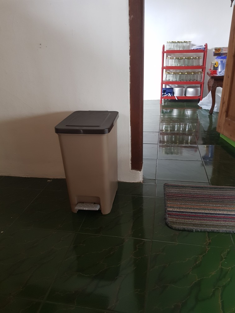 Tempat Sampah/tempat Sampah Injak/tempat Sampah Orthon/tempat Sampah 20liter/tempat Sampah Homy